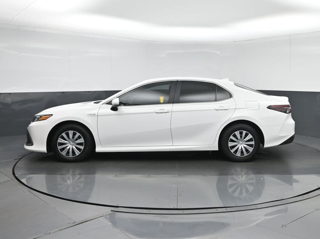 2021 Toyota Camry Hybrid LE, photo 4 of 56