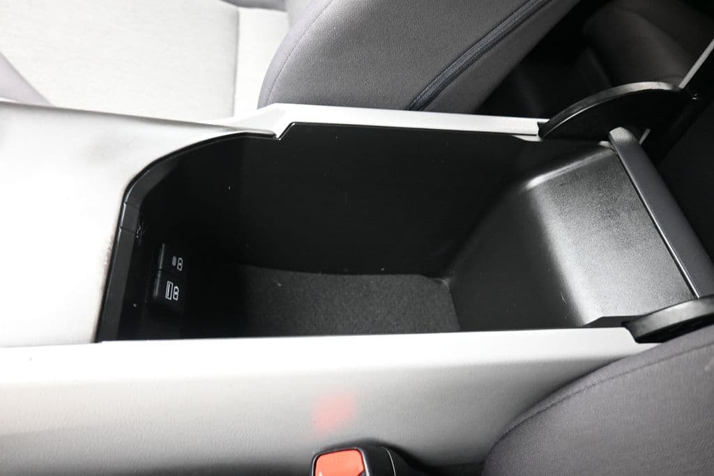 2021 Toyota Camry Hybrid LE, photo 23 of 56