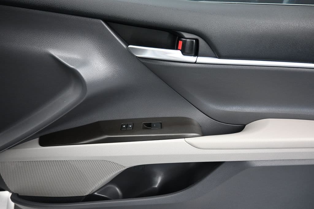 2021 Toyota Camry Hybrid LE, photo 39 of 56