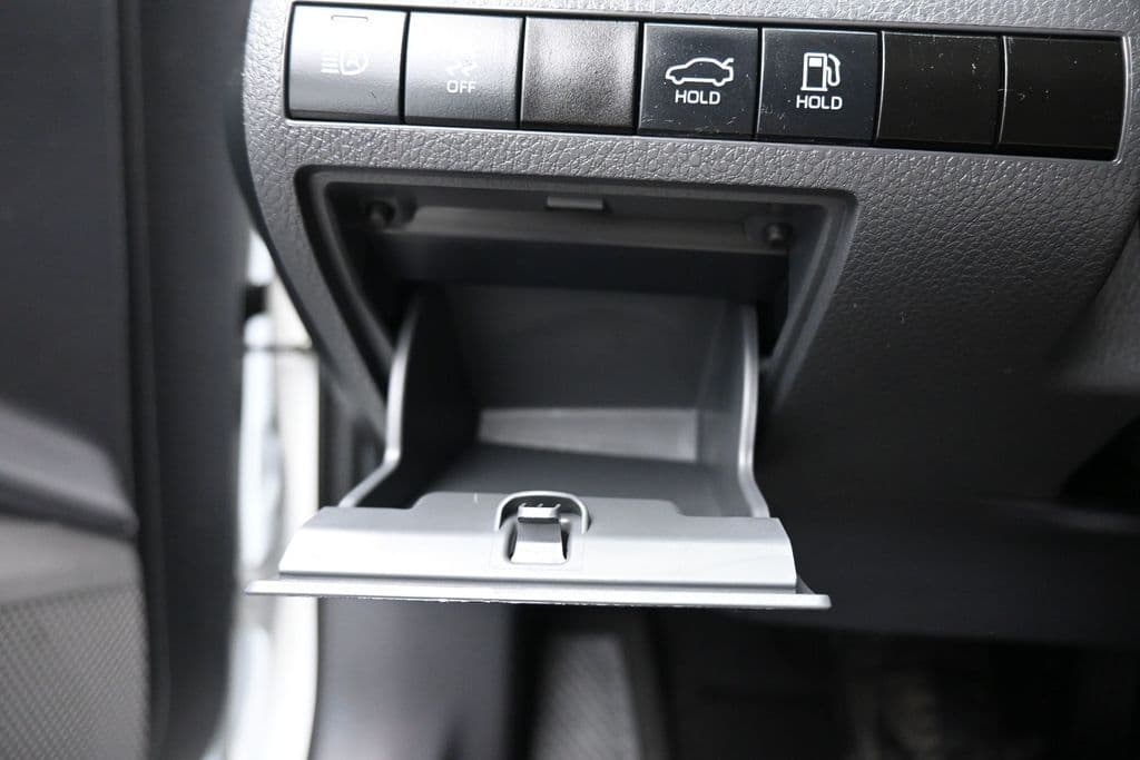 2021 Toyota Camry Hybrid LE, photo 26 of 56