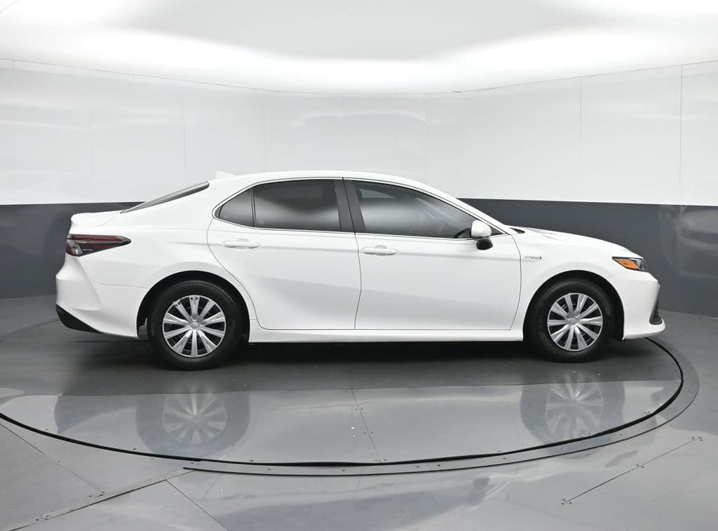 2021 Toyota Camry Hybrid LE, photo 8 of 56