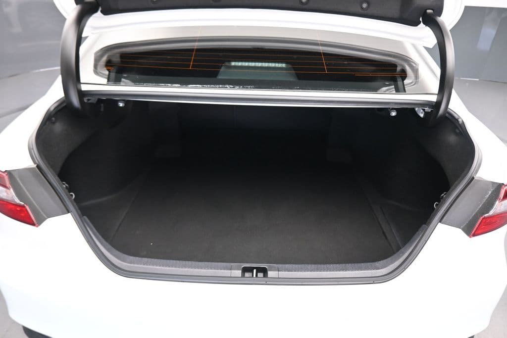 2021 Toyota Camry Hybrid LE, photo 42 of 56