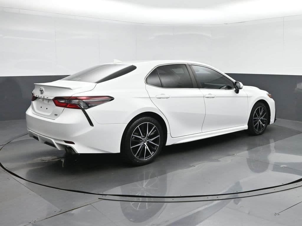 2023 Toyota Camry SE, photo 7 of 56