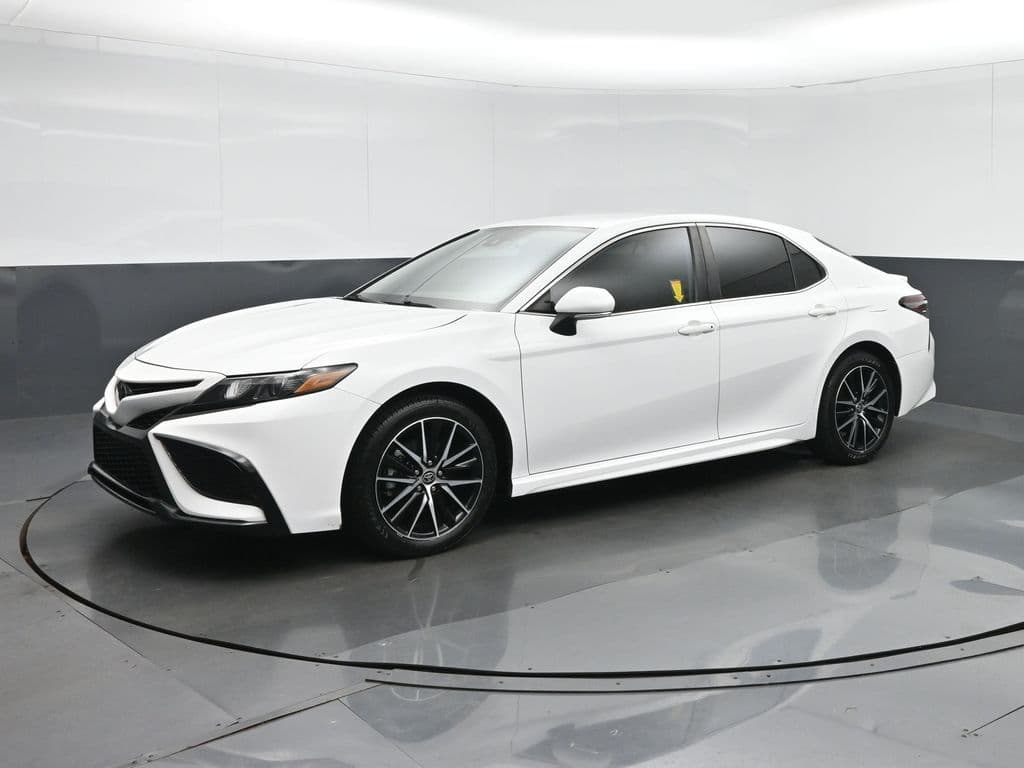 2023 Toyota Camry SE, photo 3 of 56