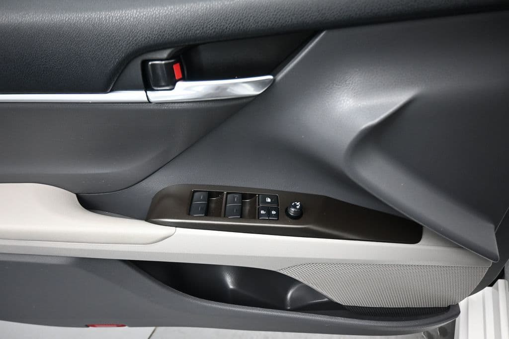 2023 Toyota Camry SE, photo 10 of 56