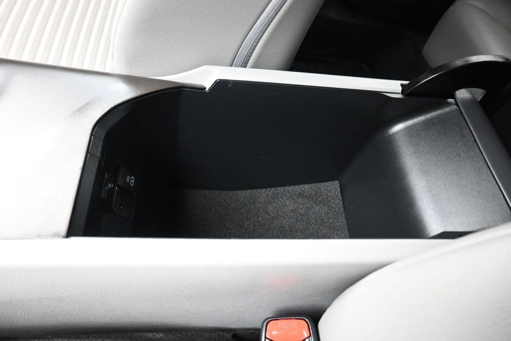 2023 Toyota Camry SE, photo 22 of 56