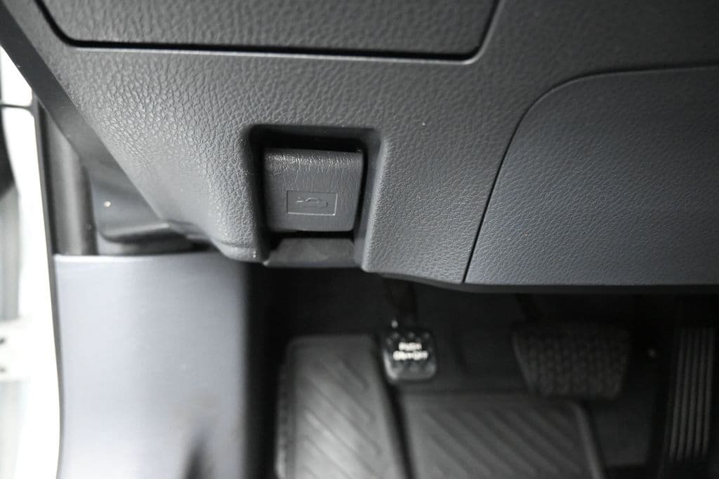 2023 Toyota Camry SE, photo 26 of 56