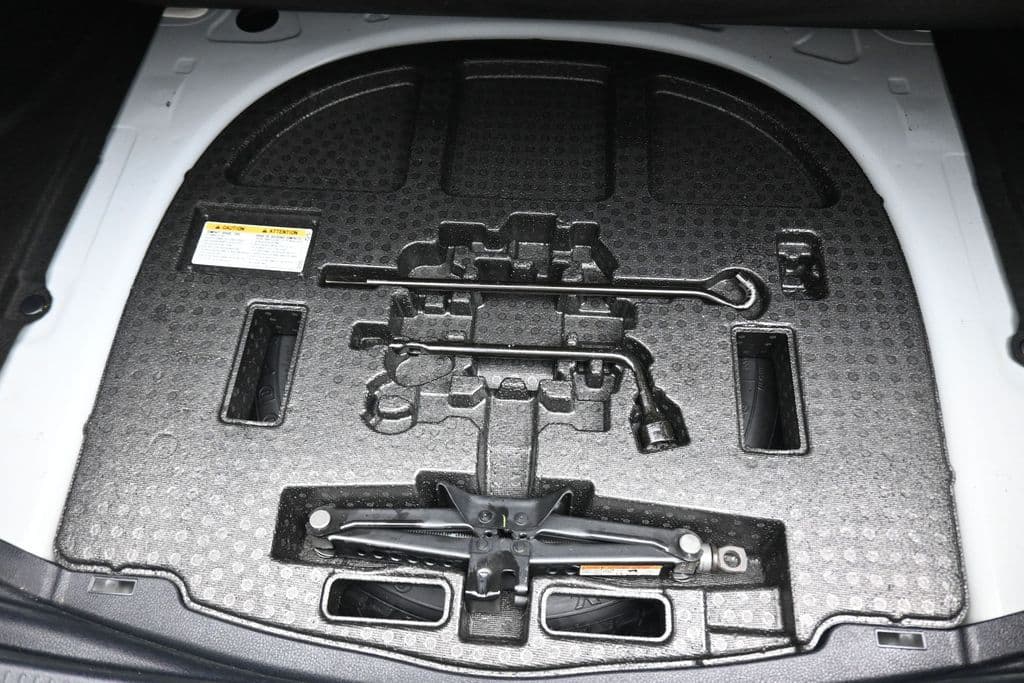 2023 Toyota Camry SE, photo 43 of 56