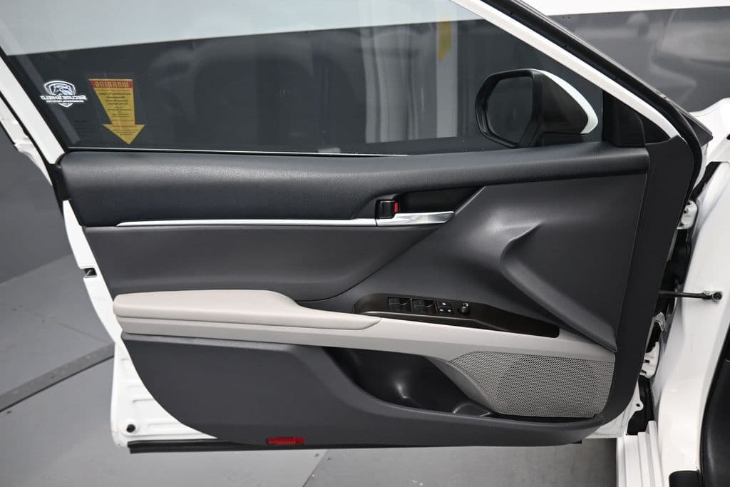2023 Toyota Camry SE, photo 9 of 56
