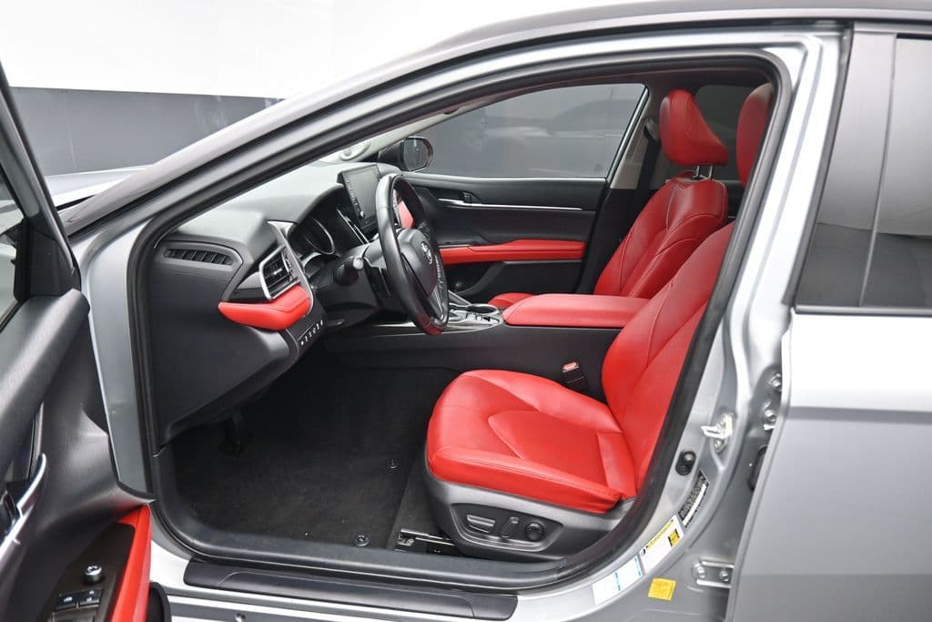 2021 Toyota Camry XSE, photo 11 of 61