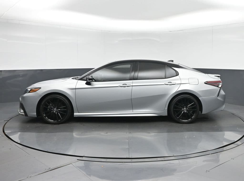 2021 Toyota Camry XSE, photo 4 of 61