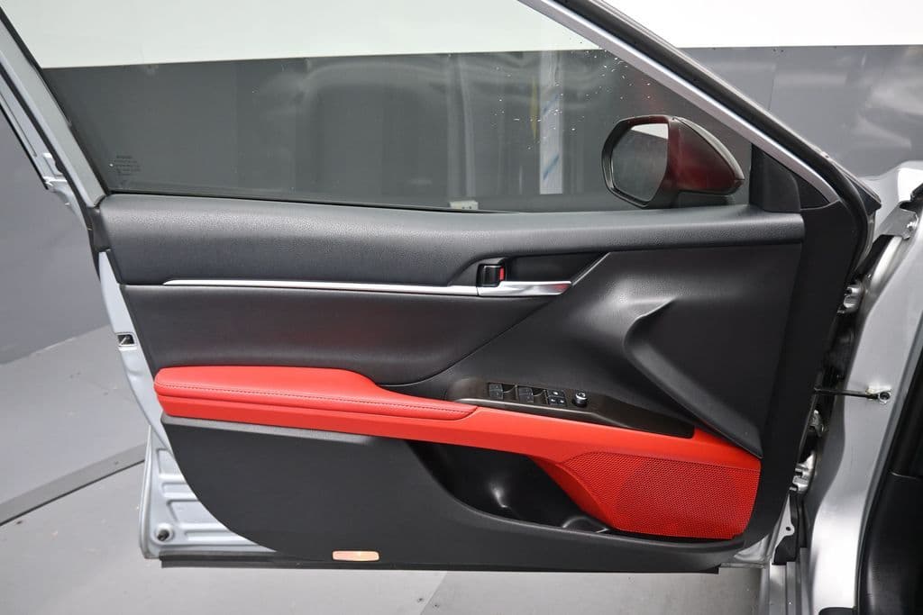 2021 Toyota Camry XSE, photo 9 of 61