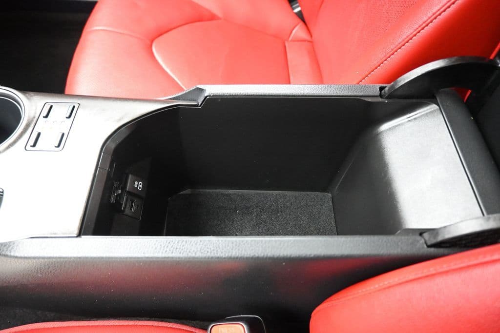 2021 Toyota Camry XSE, photo 27 of 61