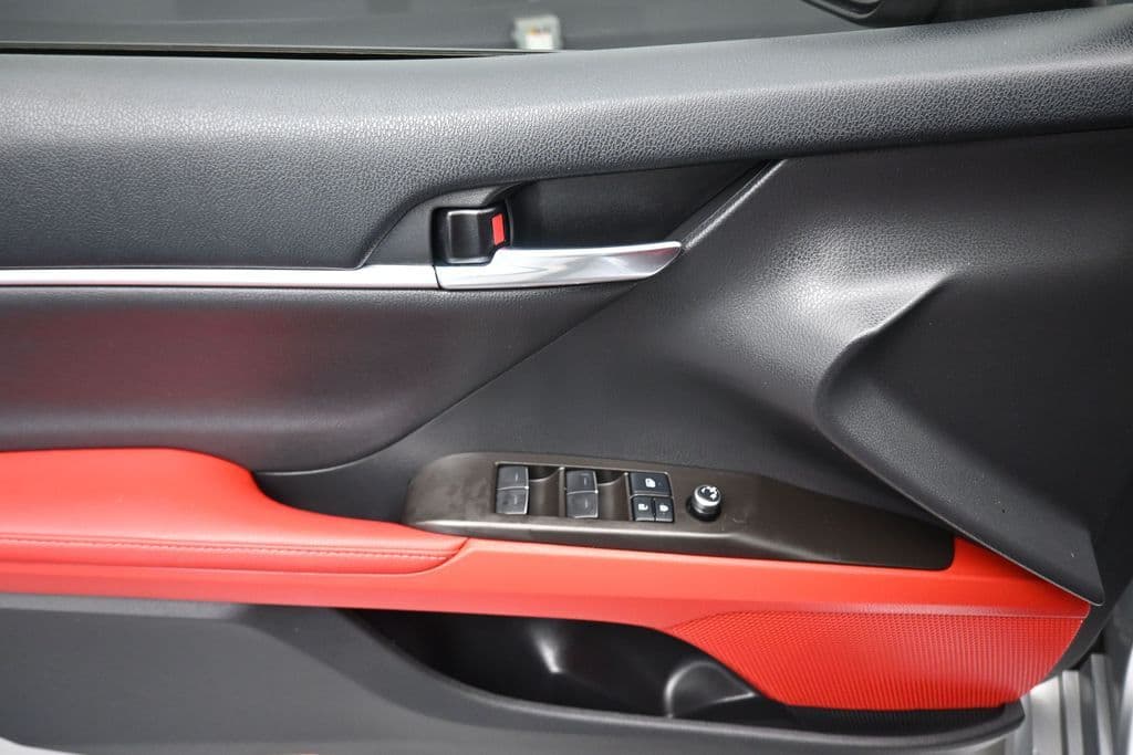 2021 Toyota Camry XSE, photo 10 of 61