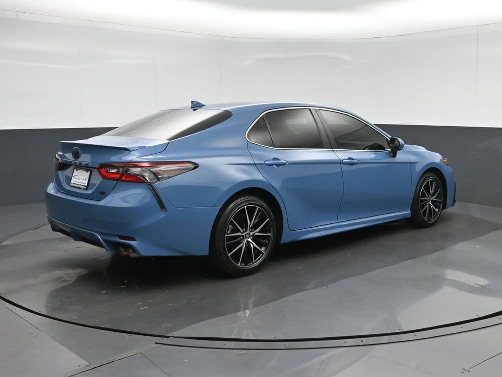 2024 Toyota Camry SE, photo 7 of 57