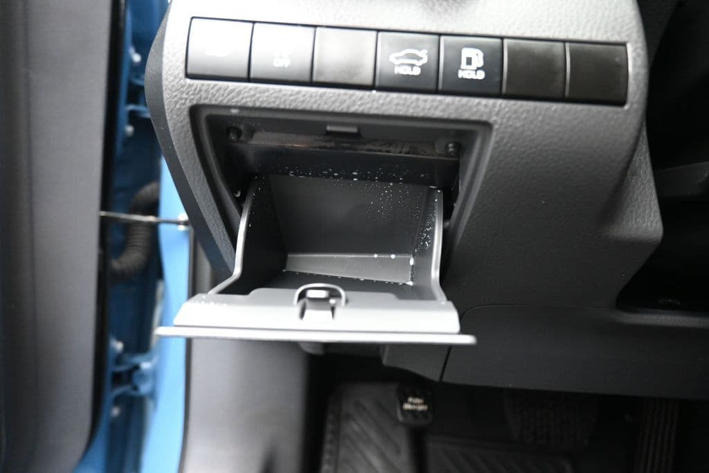 2024 Toyota Camry SE, photo 27 of 57