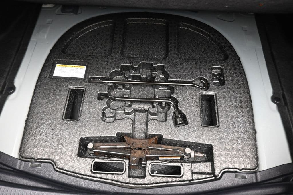2024 Toyota Camry SE, photo 44 of 57