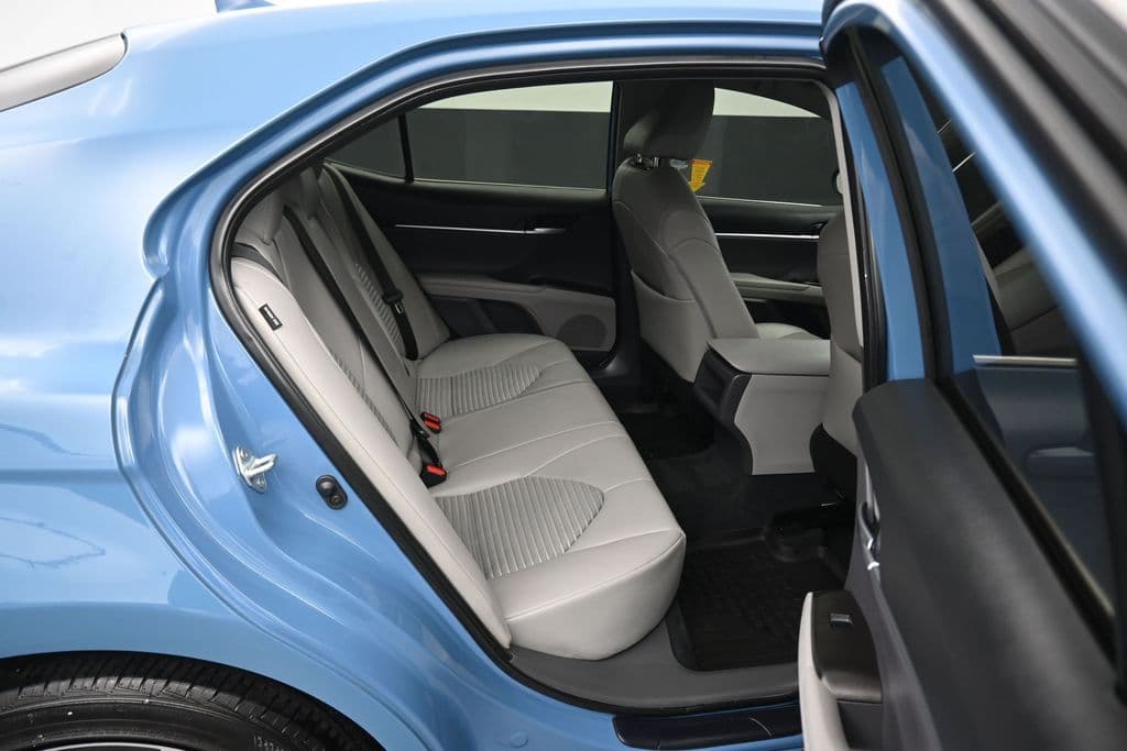 2024 Toyota Camry SE, photo 37 of 57