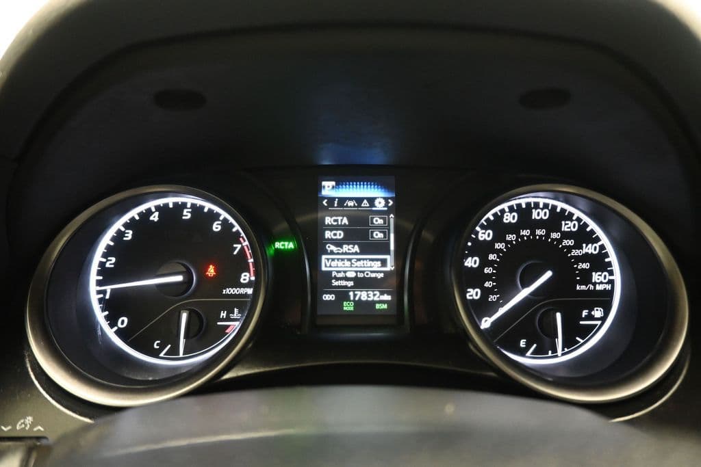 2024 Toyota Camry SE, photo 15 of 57