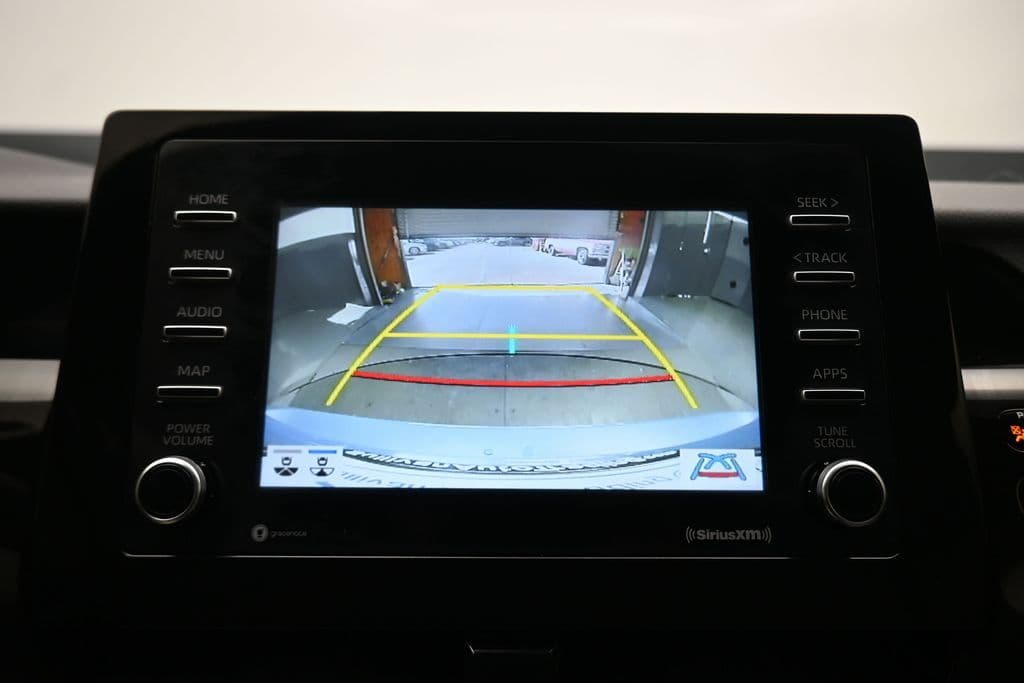 2024 Toyota Camry SE, photo 18 of 57