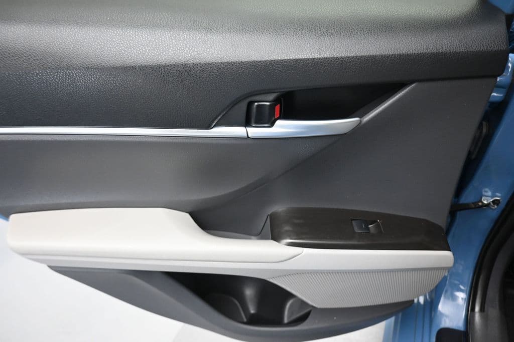 2024 Toyota Camry SE, photo 31 of 57