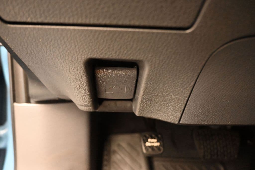 2024 Toyota Camry SE, photo 28 of 57