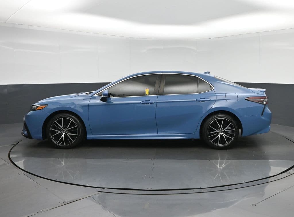 2024 Toyota Camry SE, photo 4 of 57