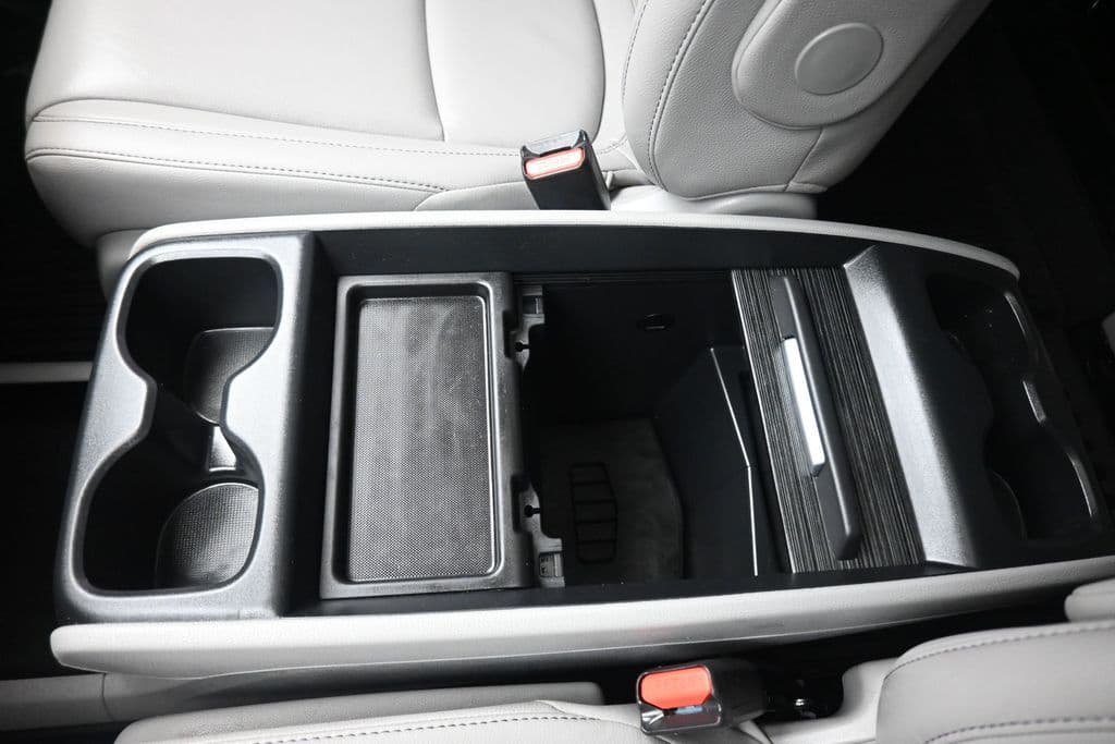 2022 Honda Odyssey Touring, photo 26 of 79