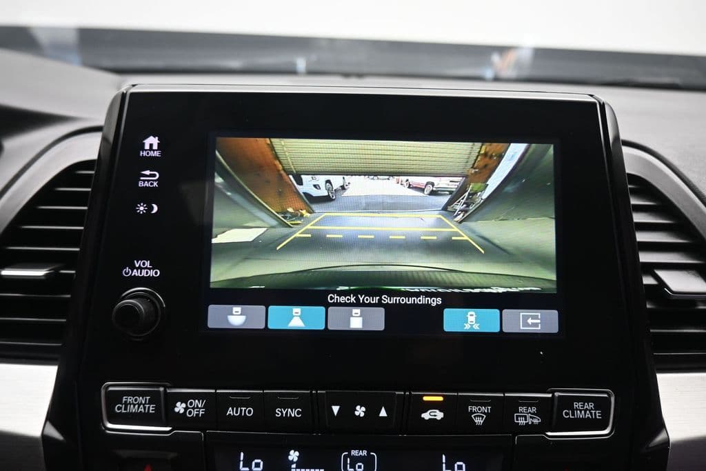 2022 Honda Odyssey Touring, photo 22 of 79