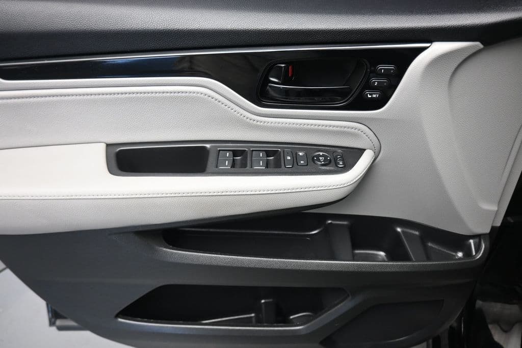 2022 Honda Odyssey Touring, photo 10 of 79