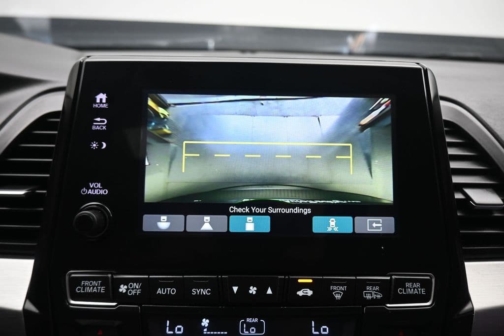 2022 Honda Odyssey Touring, photo 23 of 79