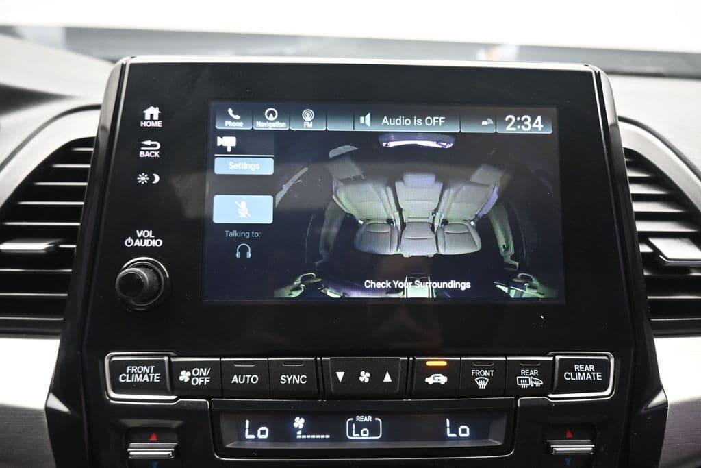 2022 Honda Odyssey Touring, photo 19 of 79