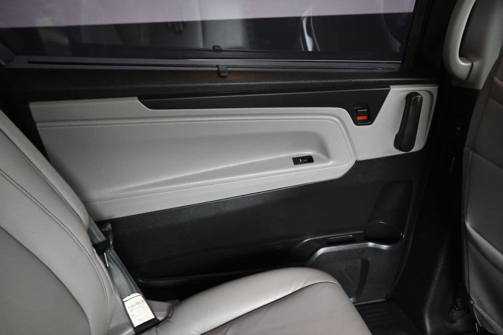 2022 Honda Odyssey Touring, photo 49 of 79