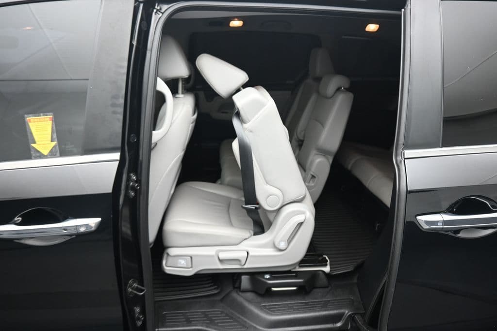 2022 Honda Odyssey Touring, photo 40 of 79