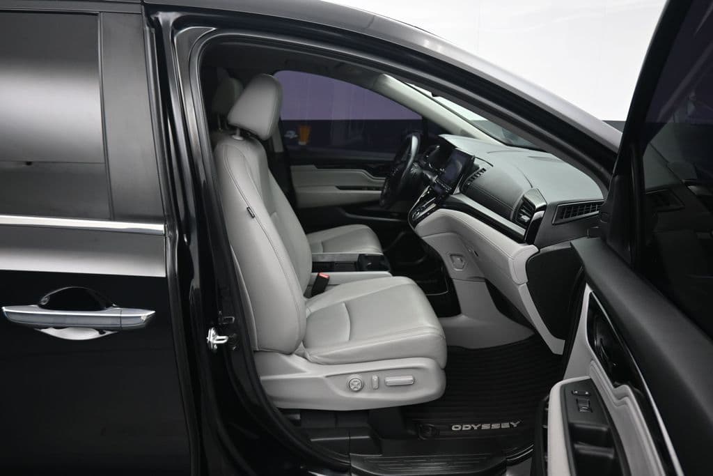 2022 Honda Odyssey Touring, photo 58 of 79