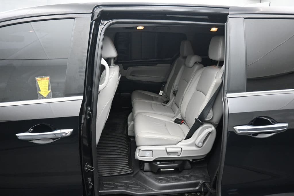 2022 Honda Odyssey Touring, photo 32 of 79