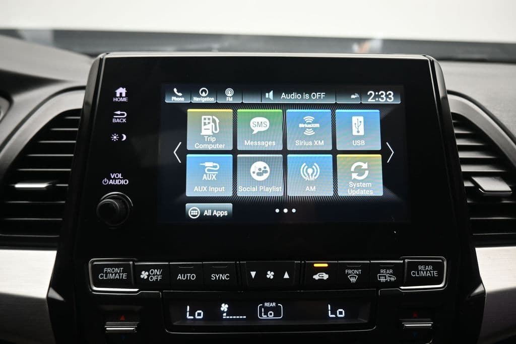 2022 Honda Odyssey Touring, photo 17 of 79