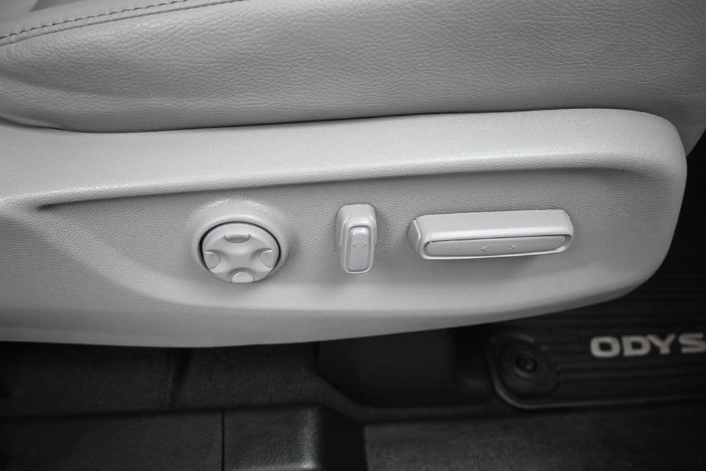 2022 Honda Odyssey Touring, photo 59 of 79