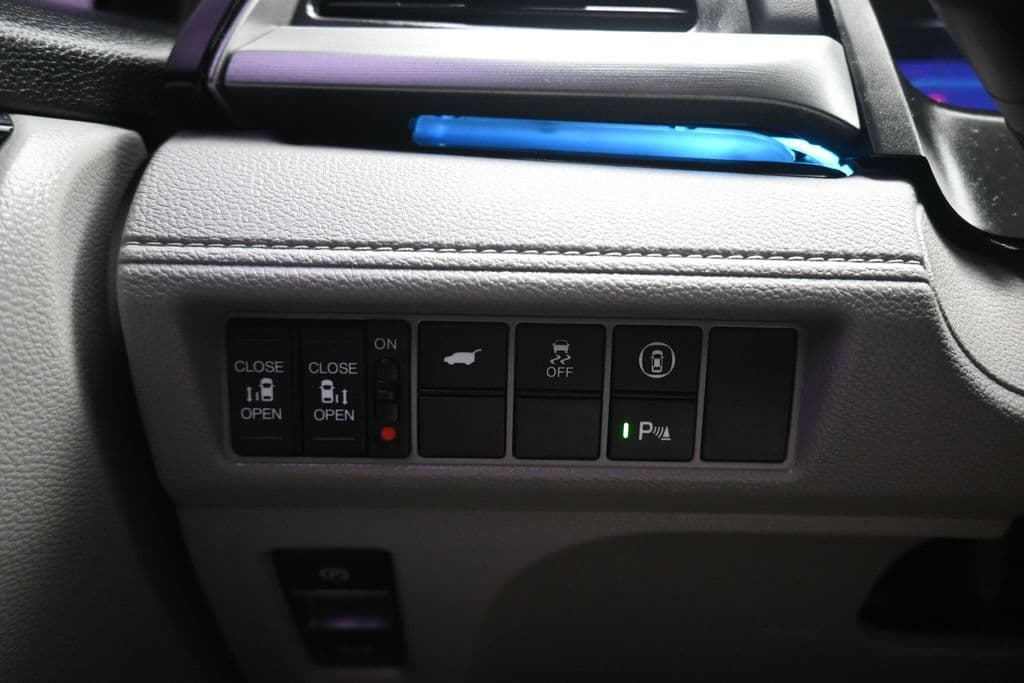 2022 Honda Odyssey Touring, photo 28 of 79