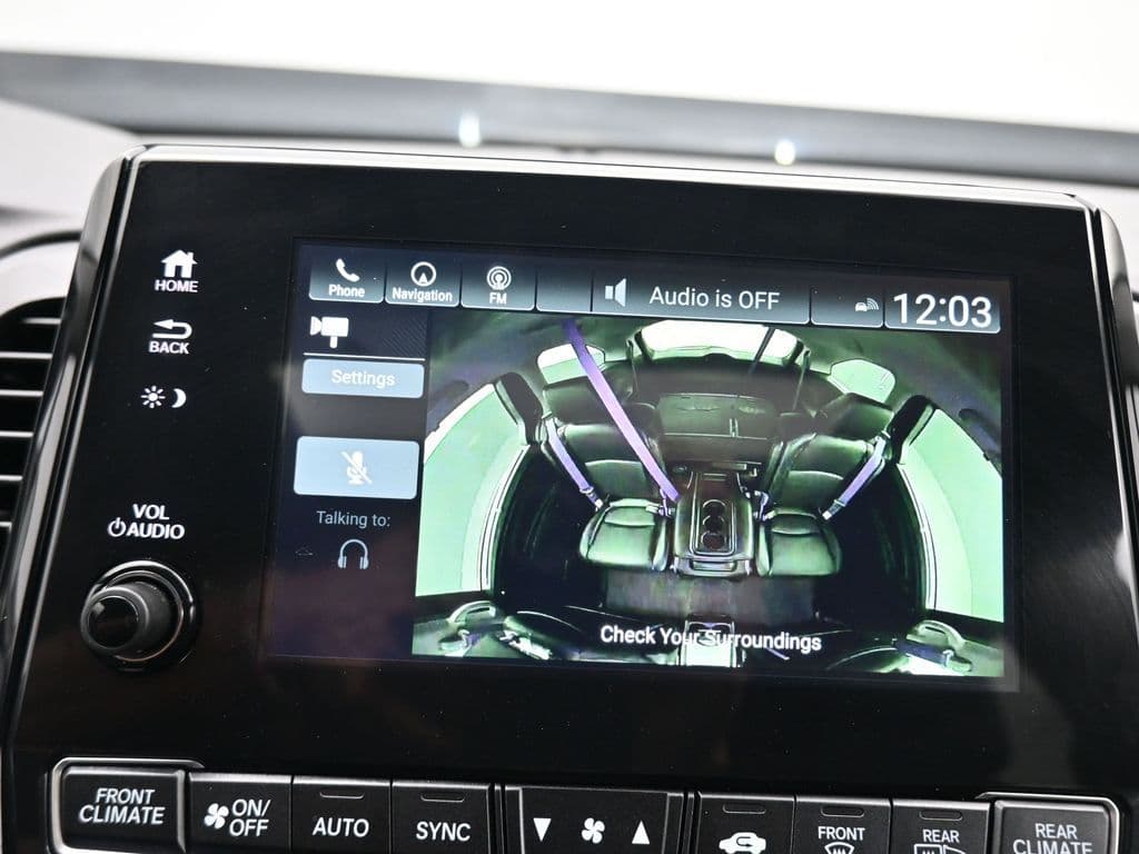 2023 Honda Odyssey Touring, photo 19 of 82