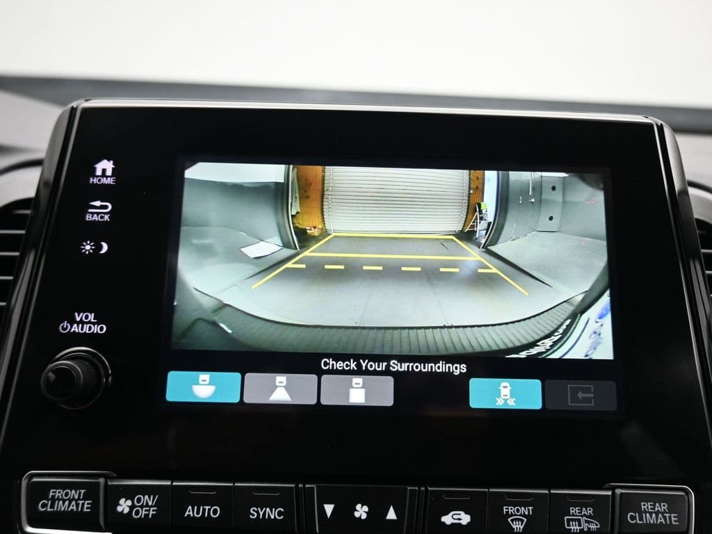 2023 Honda Odyssey Touring, photo 20 of 82