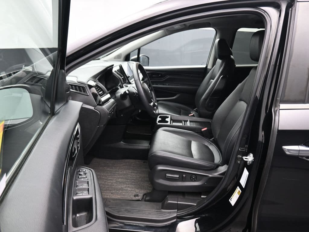 2023 Honda Odyssey Touring, photo 11 of 82