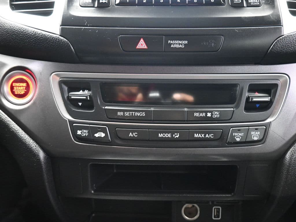 2019 Honda Pilot LX, photo 19 of 68