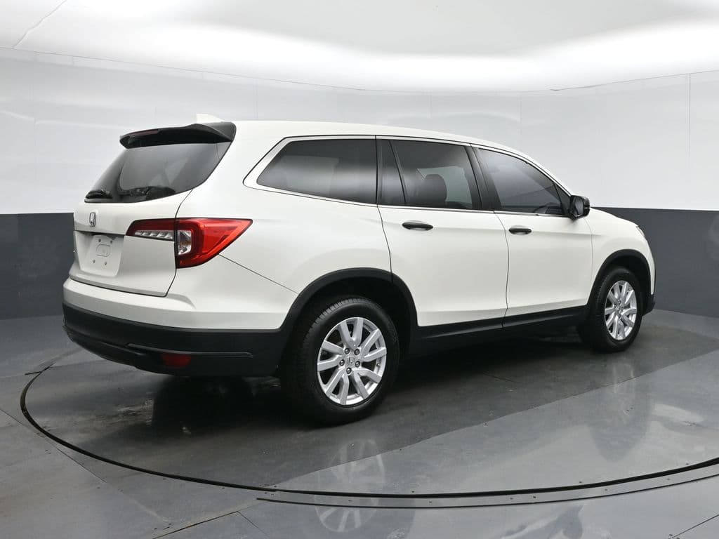 2019 Honda Pilot LX, photo 7 of 68