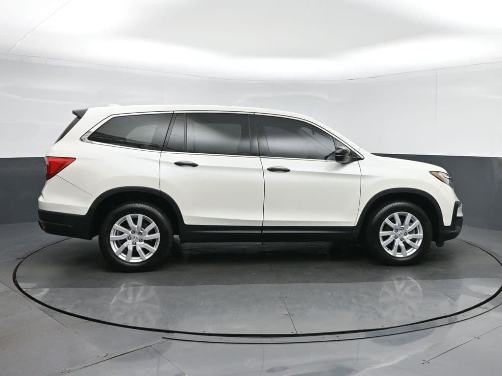 2019 Honda Pilot LX, photo 8 of 68