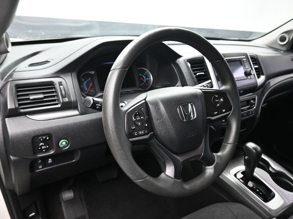 2019 Honda Pilot LX, photo 14 of 68