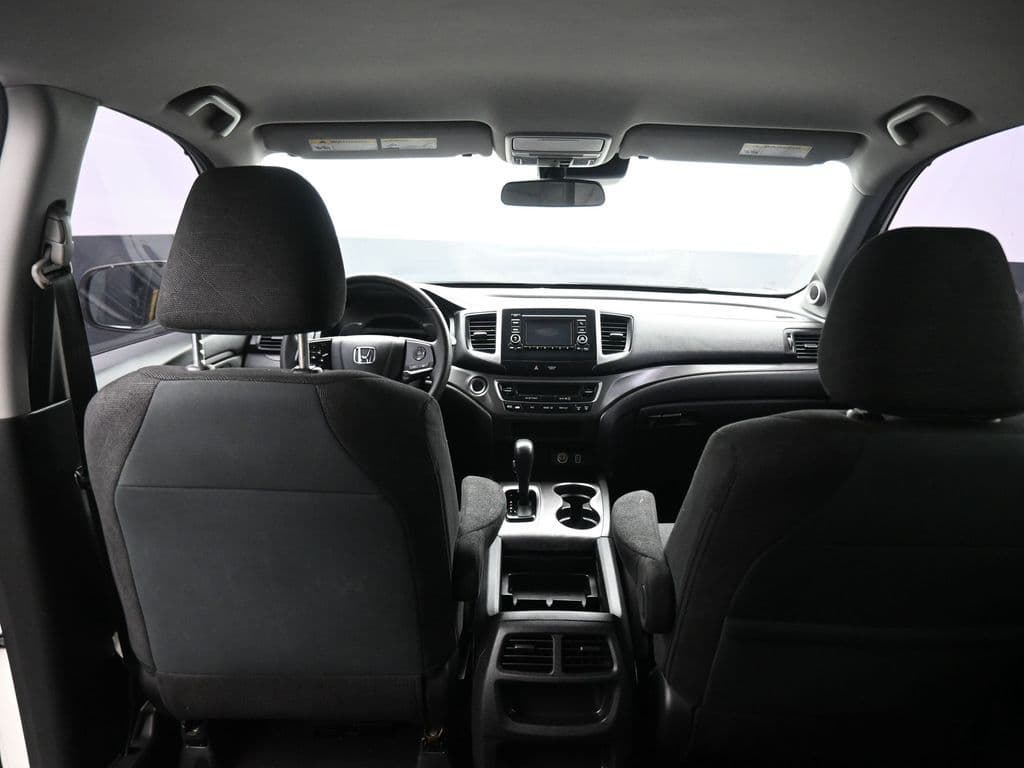 2019 Honda Pilot LX, photo 38 of 68