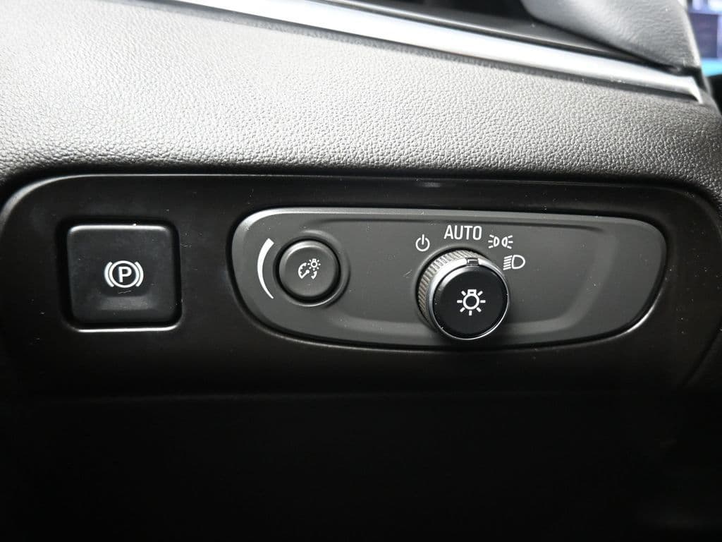 2018 Buick Enclave Essence, photo 28 of 72