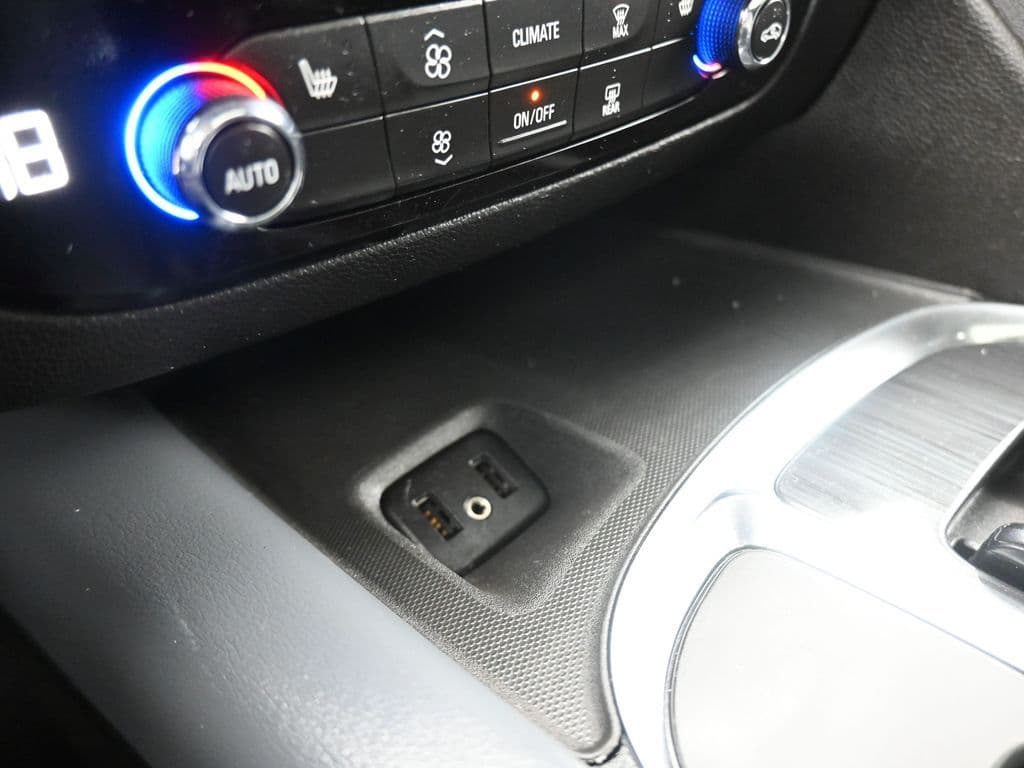 2018 Buick Enclave Essence, photo 23 of 72
