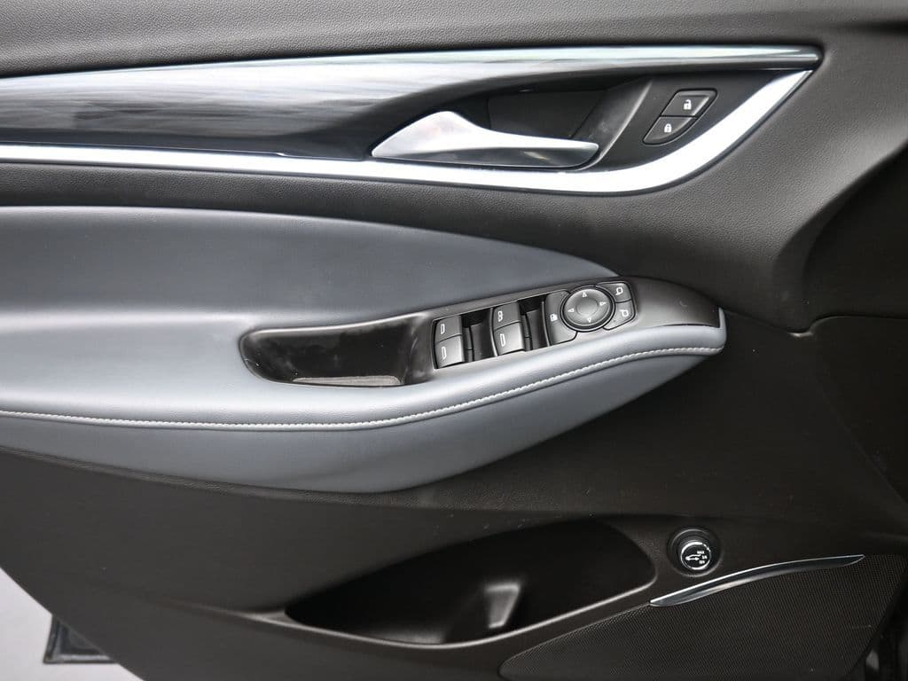 2018 Buick Enclave Essence, photo 10 of 72